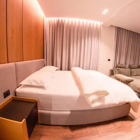 The Luxury Hideway Apartamento Vlorë